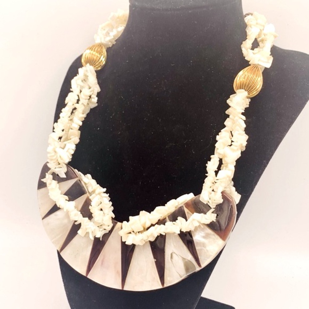 Vintage mother of pearl tile pieced necklace shell